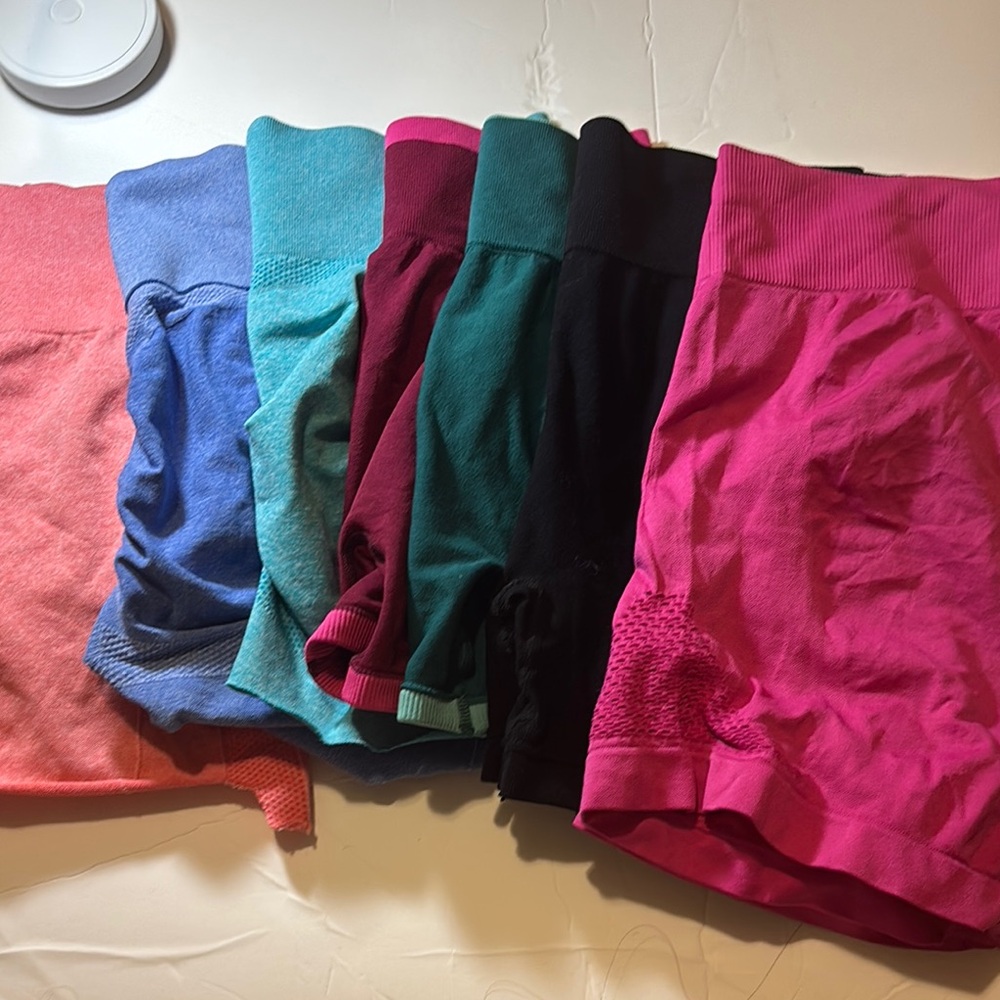 SHEIN SEAMLESS SHORT SET BUNDLE